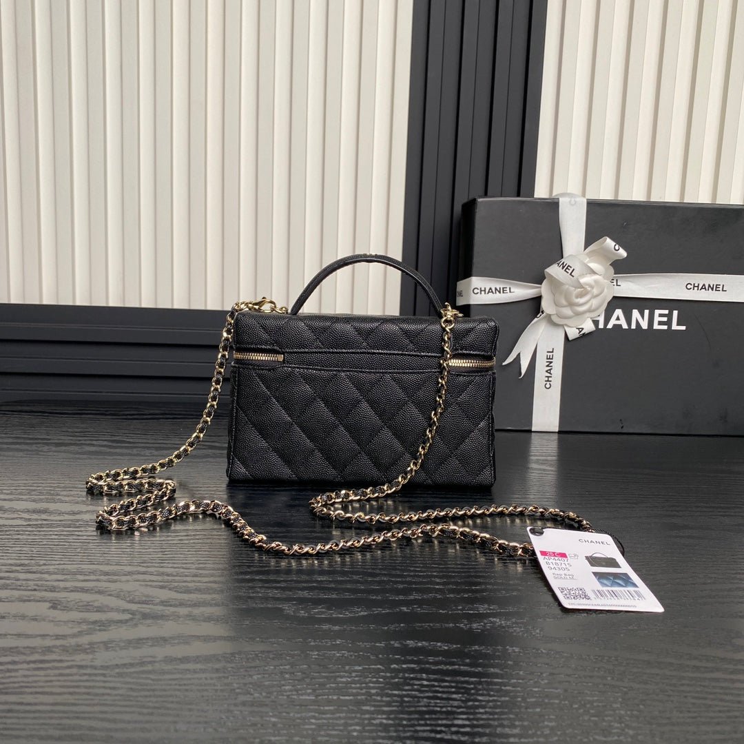 {Style No: 8RCZIERI} COSMETIC BAG 19 IN BLACK GRAINED CALFSKIN GOLD HARDWARE - Image 7