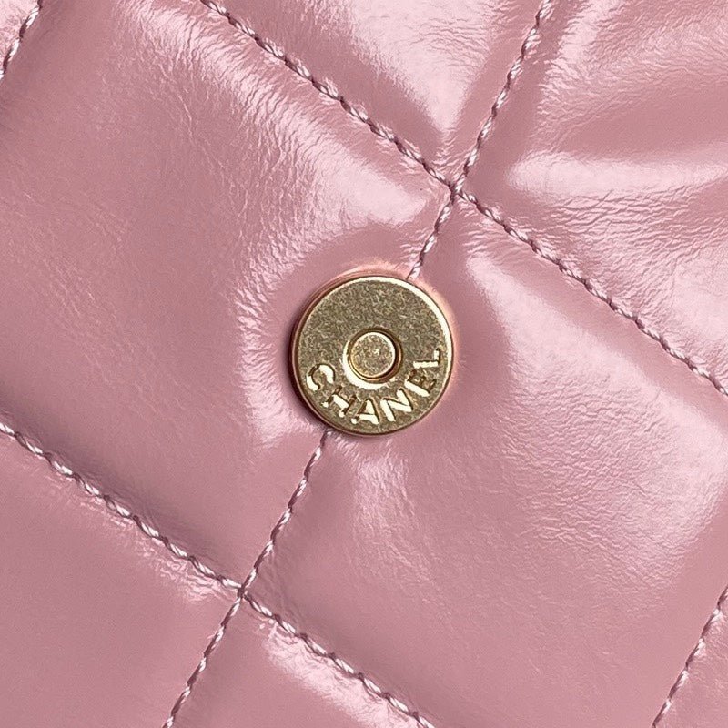 {Style No: R5XS6R8W} BOWLING BAG 29 IN BABY PINK CALFSKIN GOLD HARDWARE - Image 3