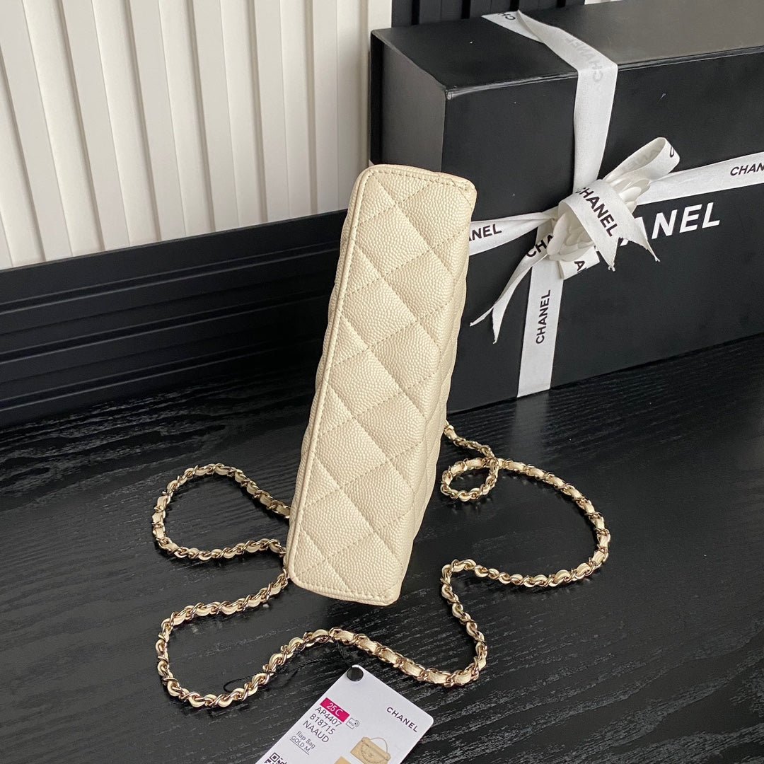 {Style No: TZ7866TF} COSMETIC BAG 19 IN CREAM GRAINED CALFSKIN GOLD HARDWARE - Image 4