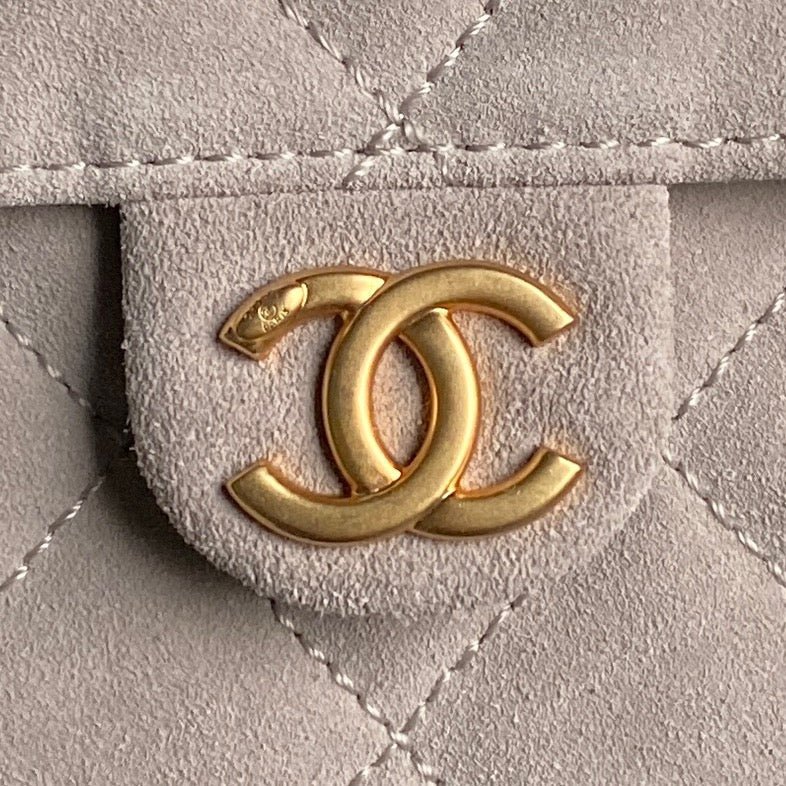 {Style No: GJXV9YTV} MEDIUM HANDBAG 40 IN BEIGE SUEDE GOLD HARDWARE - Image 6