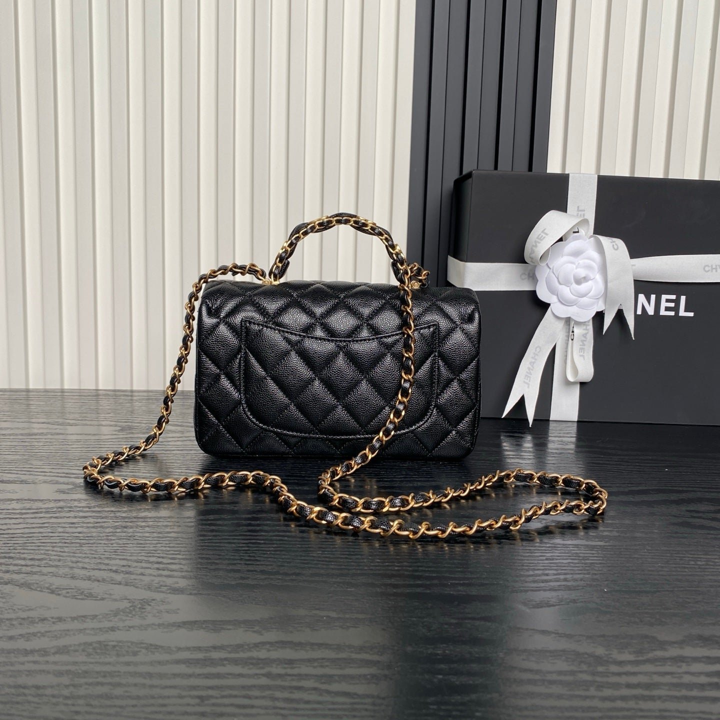 {Style No: U4YLAPKI} CHANEL 25S FLAP BAG 19 IN BLACK CALFSKIN GOLD HARDWARE - Image 2