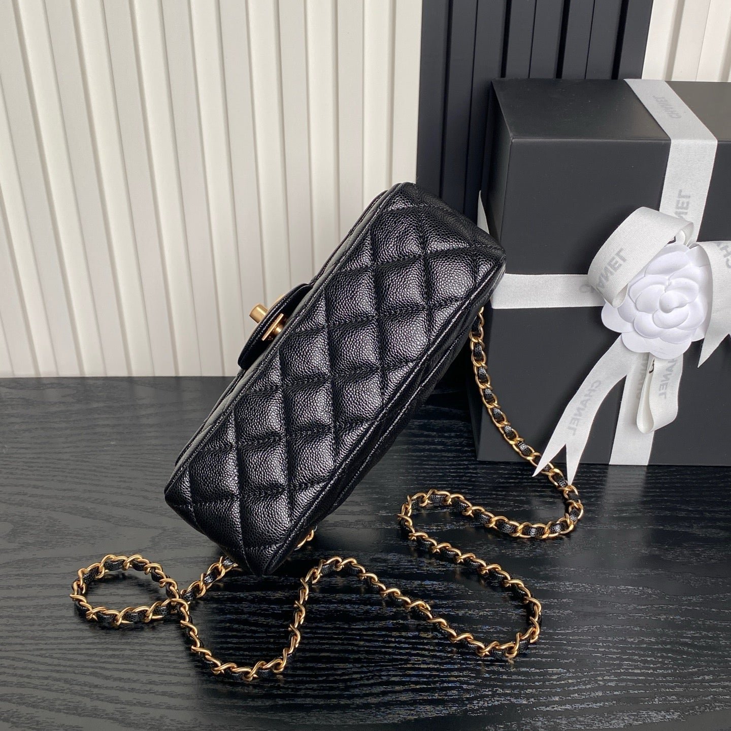 {Style No: U4YLAPKI} CHANEL 25S FLAP BAG 19 IN BLACK CALFSKIN GOLD HARDWARE - Image 7