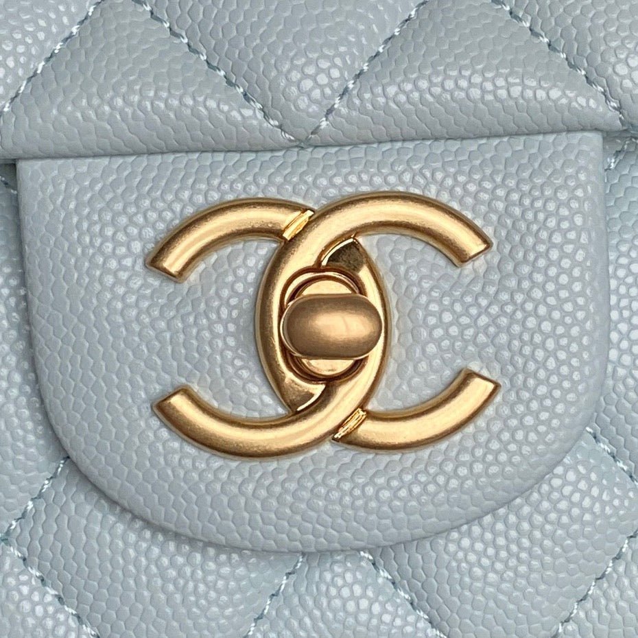 {Style No: KJP9LKXN} CHANEL 25S FLAP BAG 19 IN LIGHT BLUE CALFSKIN GOLD HARDWARE - Image 3