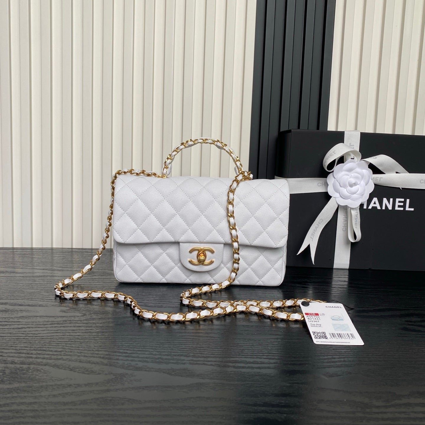 {Style No: KI4I66H1} CHANEL 25S FLAP BAG 22 IN WHITE CALFSKIN GOLD HARDWARE