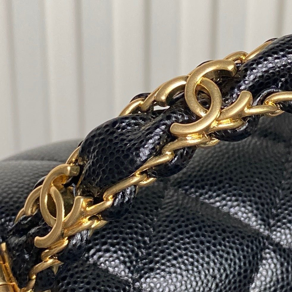 {Style No: Z9ZSSNYK} CHANEL 25S FLAP BAG 22 CM IN BLACK CAVIAR WITH GOLD HARDWARE - Image 6