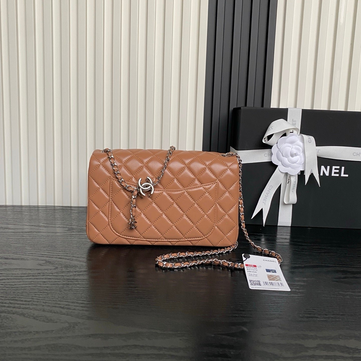 {Style No: 16AQOJ8Y} CHANEL 25S FLAP BAG 23 IN DARK CARAMEL CALFSKIN SILVER HARDWARE - Image 2