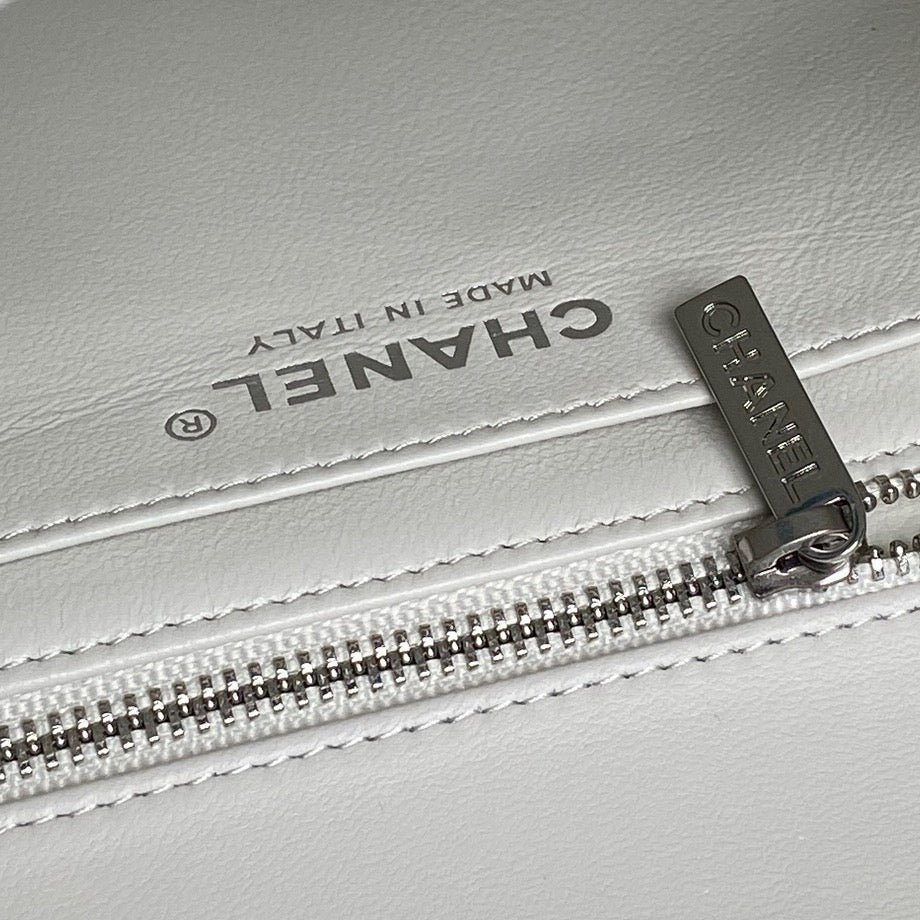 {Style No: RW2BA199} CHANEL 25S FLAP BAG 23 IN WHITE CALFSKIN SILVER HARDWARE - Image 9