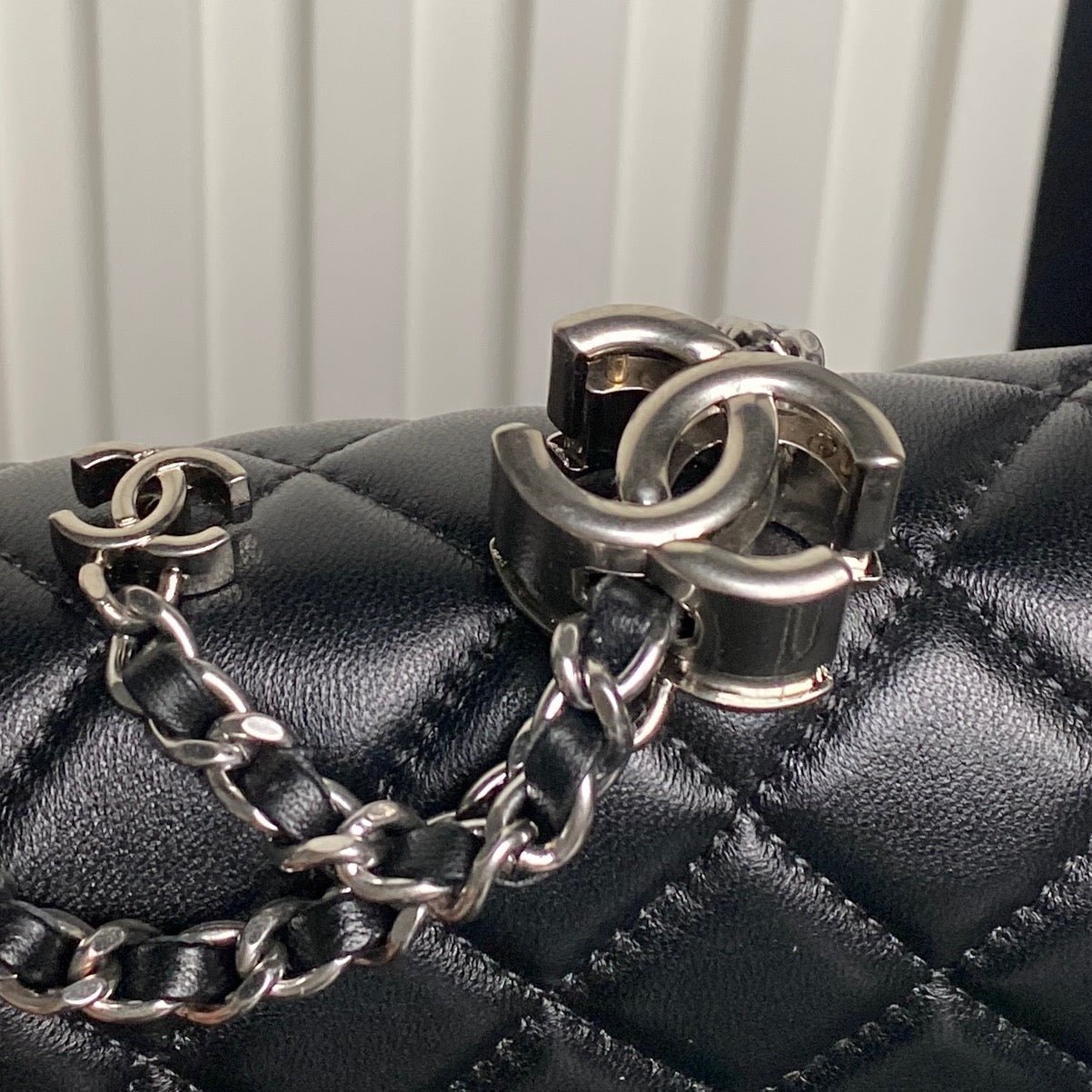 {Style No: 272YKMVZ} CHANEL 25S FLAP BAG 23 IN BLACK CALFSKIN SILVER HARDWARE - Image 5