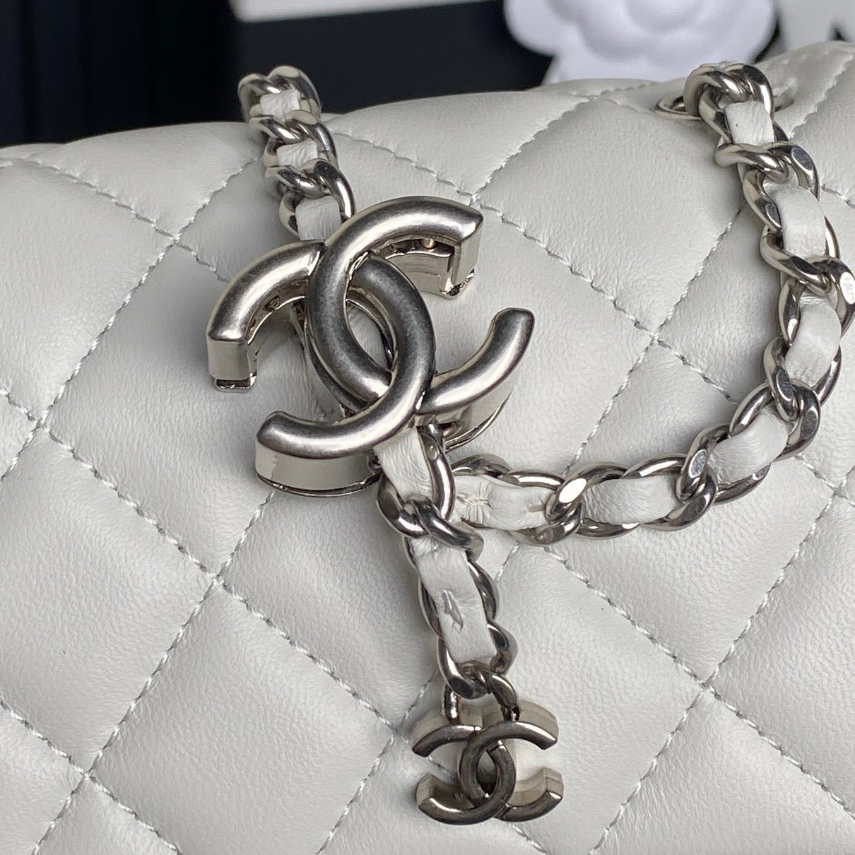 {Style No: FGK85GIA} CHANEL 25S MINI FLAP BAG 18 IN WHITE CALFSKIN - Image 5