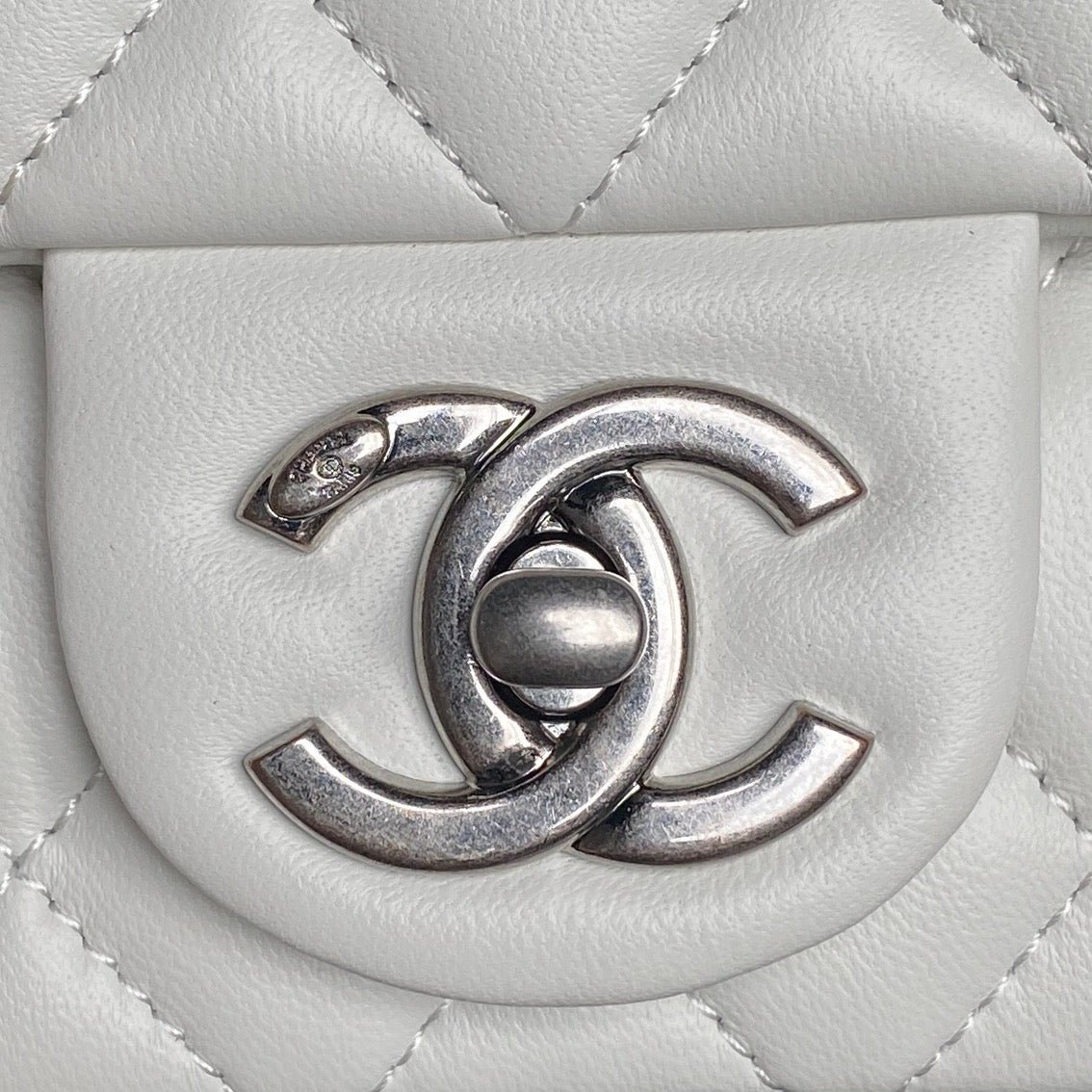 {Style No: FGK85GIA} CHANEL 25S MINI FLAP BAG 18 IN WHITE CALFSKIN - Image 4