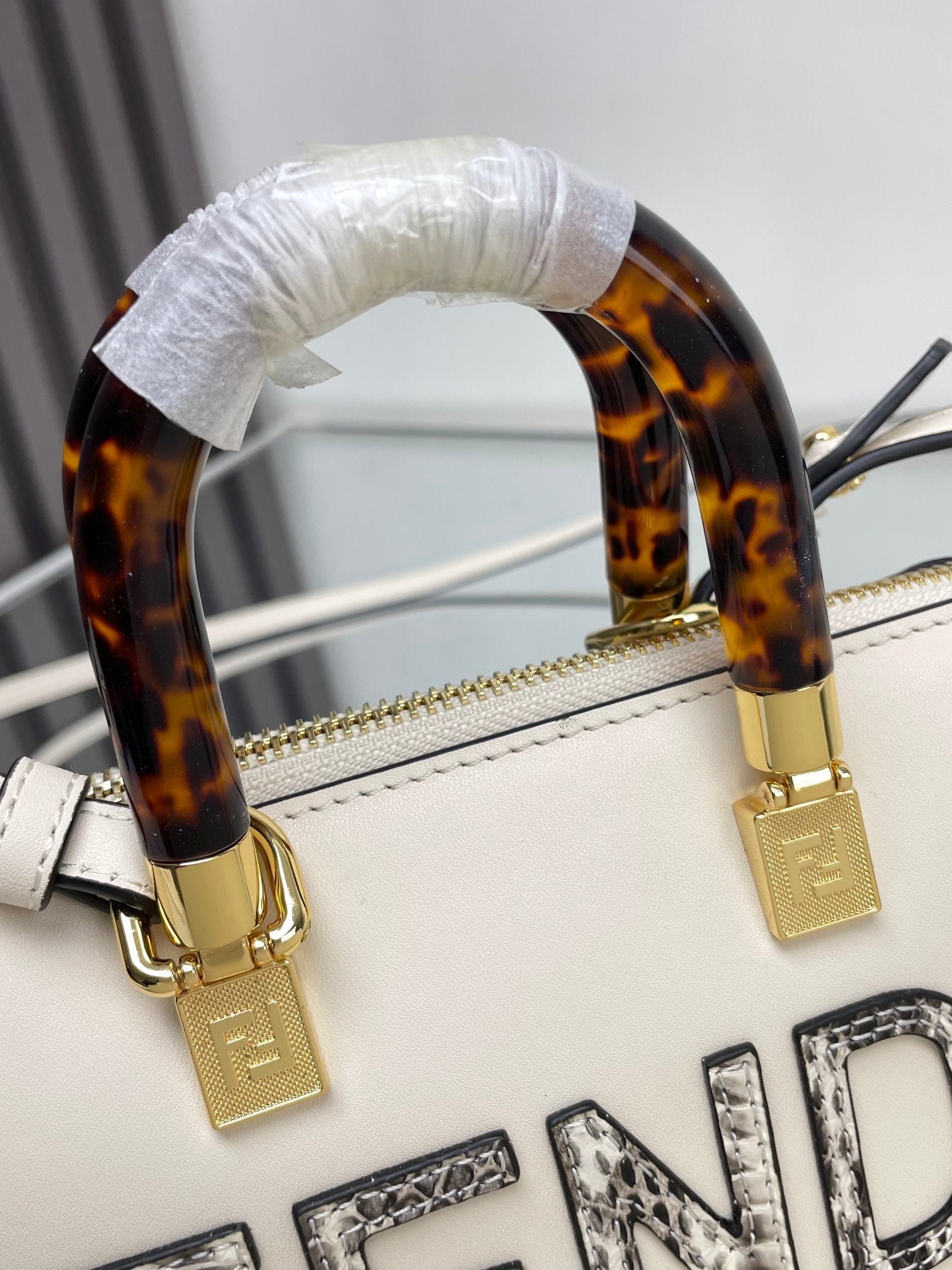 {Style No: AGG28XST} BY THE WAY MINI 18 IN WHITE LAMBSKIN GOLD HARDWARE - Image 6