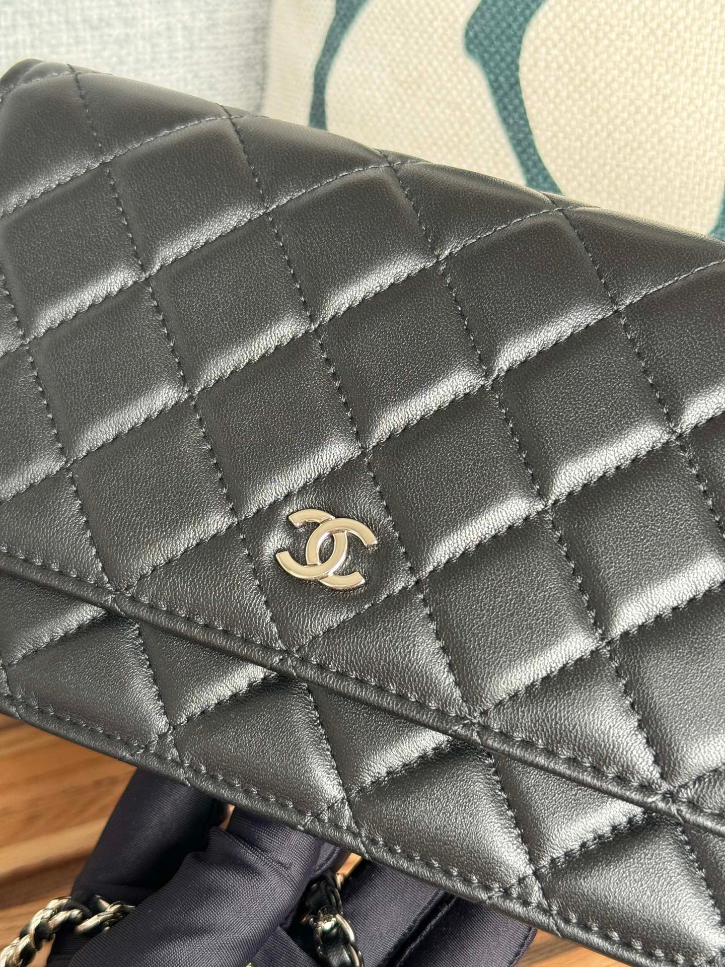 {Style No: K5OSVNQA} CC WOC ENTRUPY 19 BAG IN BLACK CALFSKIN - Image 4