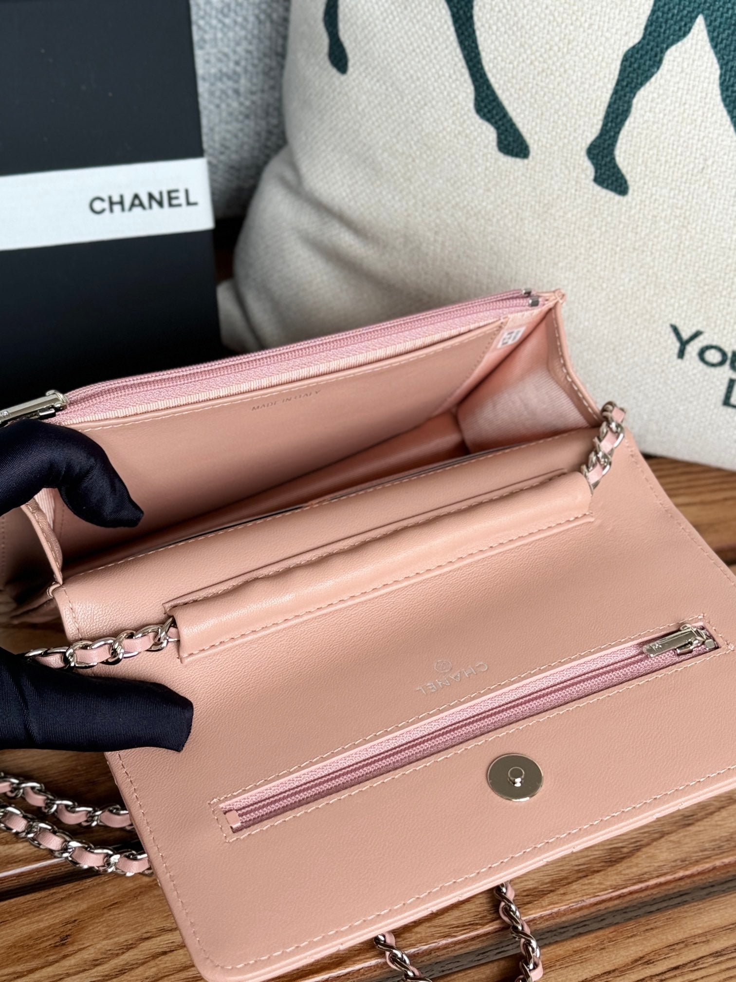 {Style No: C8XFXGRM} CC WOC ENTRUPY 19 BAG IN LIGHT PINK CALFSKIN - Image 7