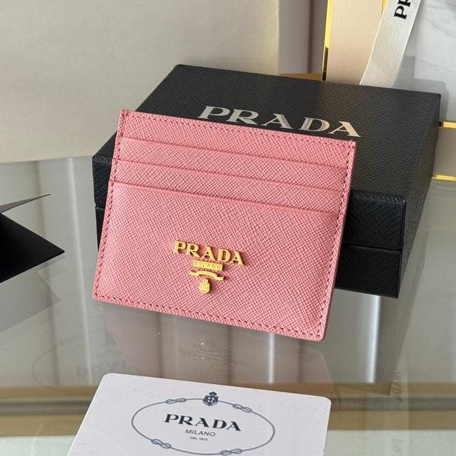 {Style No: WY5CT8C1} PRA 10 CARD HOLDER IN LIGHT PINK CALFSKIN