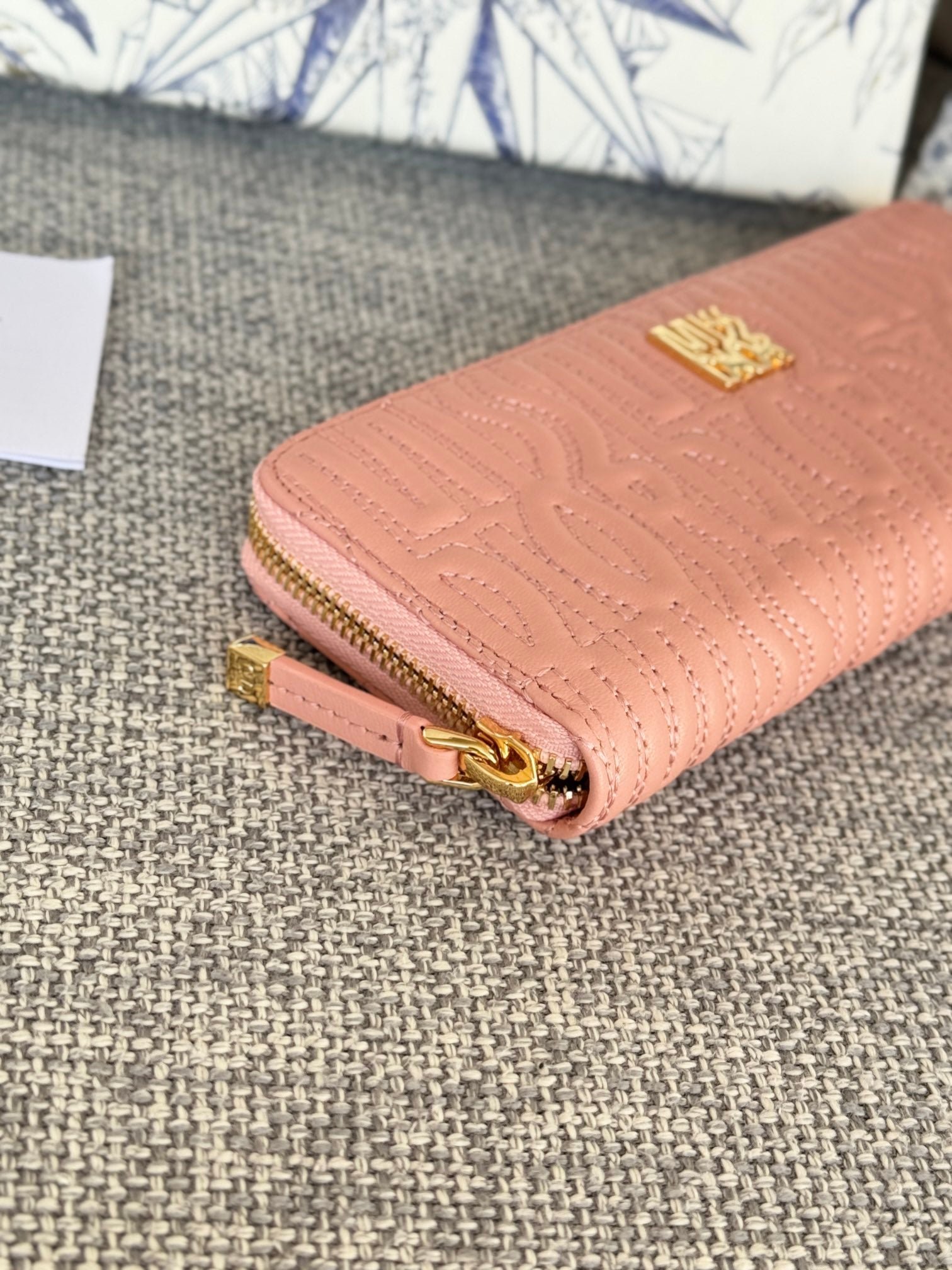 {Style No: QS6JANLO} VERTICAL LONG ZIP WALLET 20 IN BABY PINK QUILTED ALLOVER CALFSKIN - Image 6