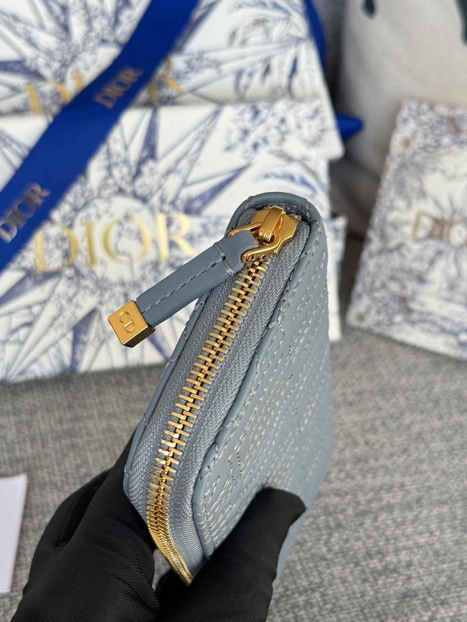 {Style No: QJC6ANYE} VERTICAL LONG ZIP WALLET 20 IN BABY BLUE QUILTED ALLOVER CALFSKIN - Image 2