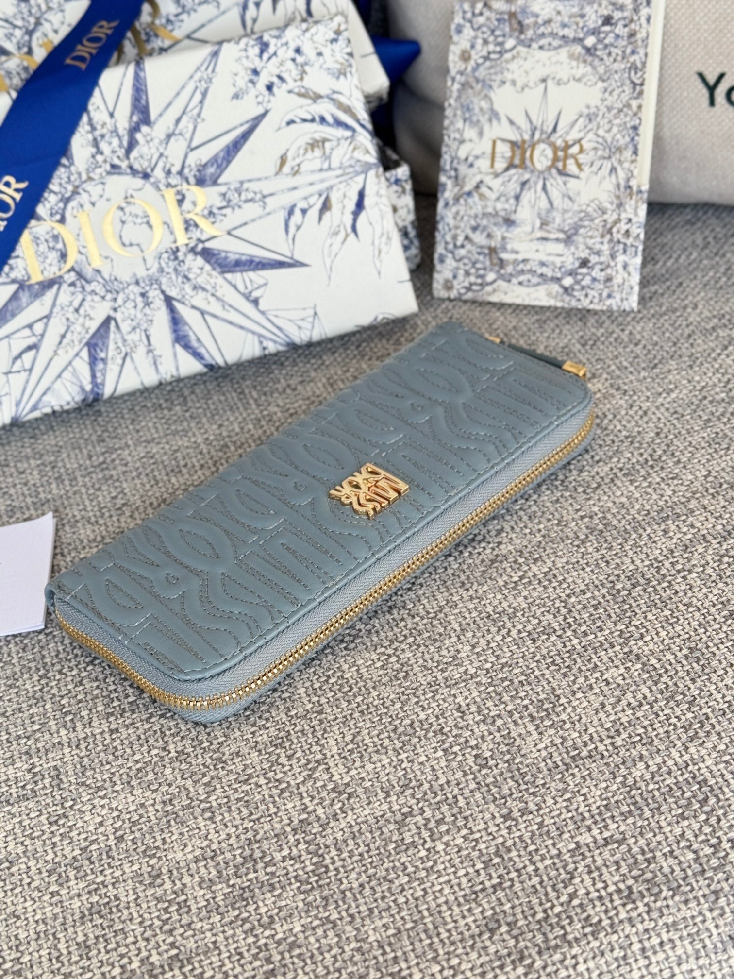 {Style No: QJC6ANYE} VERTICAL LONG ZIP WALLET 20 IN BABY BLUE QUILTED ALLOVER CALFSKIN - Image 6