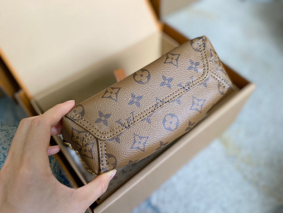 {Style No: FAAZPKW3} ATLANTIS BB 17 IN BROWN MONOGRAM REVERSE CANVAS - Image 4