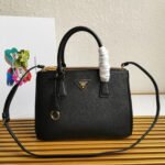 {Style No: FD3TFF7K} PRA GALLERIA 28 BAG IN BLACK SAFFIANO LEATHER