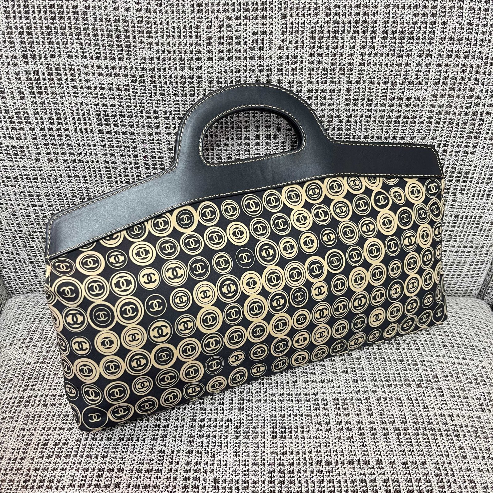 {Style No: OWXSBOKX} CHANEL 25S SHOPPING BAG 46 CM IN BLACK MIX BEIGE CANVAS PRINTED LOGO