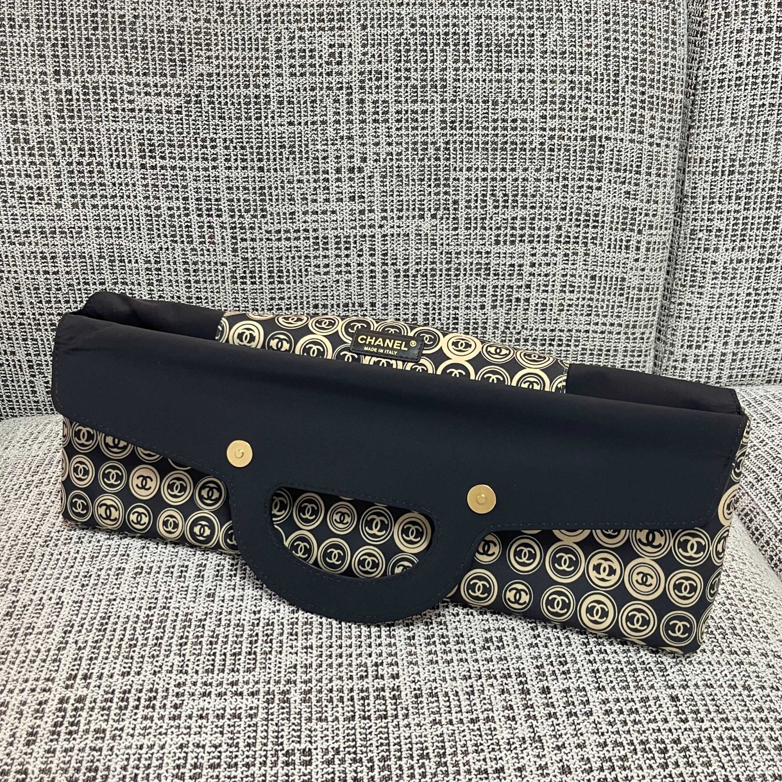 {Style No: OWXSBOKX} CHANEL 25S SHOPPING BAG 46 CM IN BLACK MIX BEIGE CANVAS PRINTED LOGO - Image 7