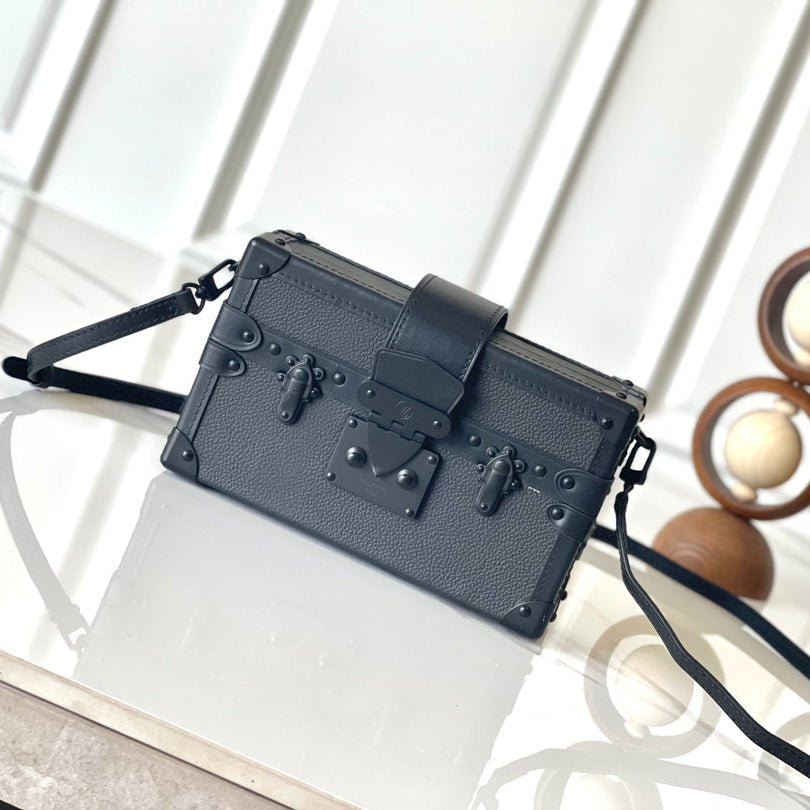 {Style No: X63HQ8XO} PETITE MALLE 20 IN BLACK CALFSKIN