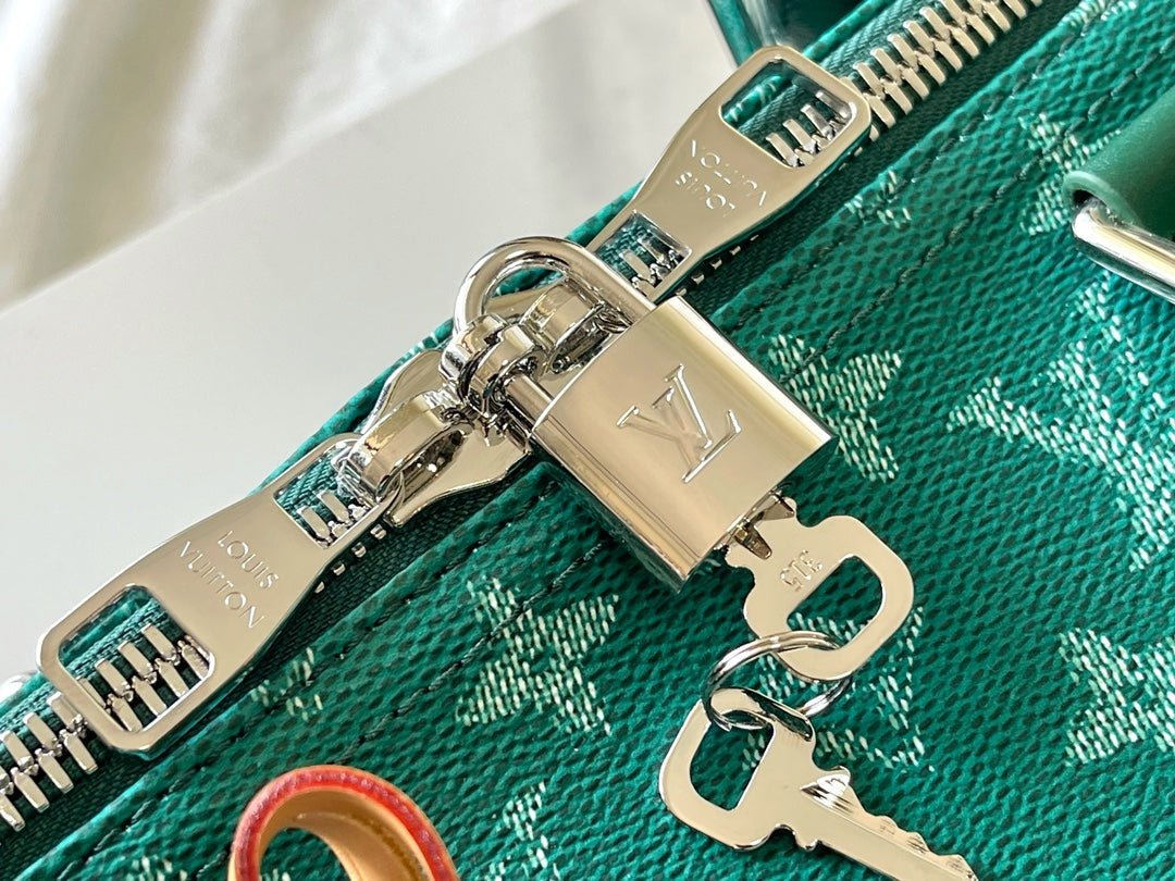 {Style No: WXF7WEF9} KEEPALL BANDOULIÈRE 50 IN GREEN MONOGRAM HERITAGE CANVAS - Image 9