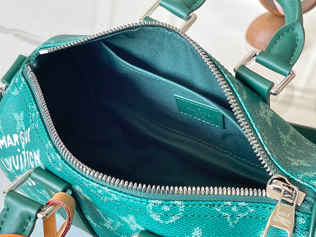 {Style No: YD6W4SJG} KEEPALL BANDOULIÈRE 25 IN GREEN MONOGRAM HERITAGE CANVAS - Image 6