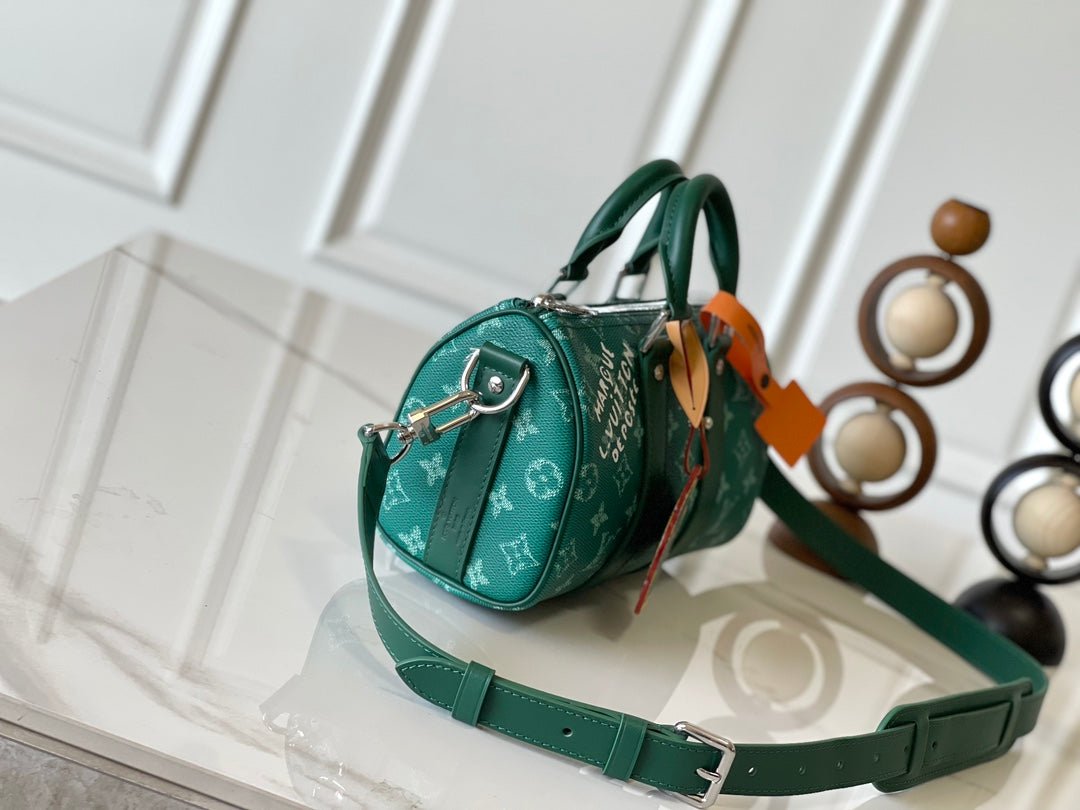 {Style No: YD6W4SJG} KEEPALL BANDOULIÈRE 25 IN GREEN MONOGRAM HERITAGE CANVAS - Image 8