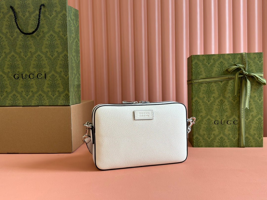 {Style No: JQ4YUL55} SMALL CROSSBODY BAG 24 WITH TAG IN WHITE CALFSKIN AND CANVAS TRIM - Image 4