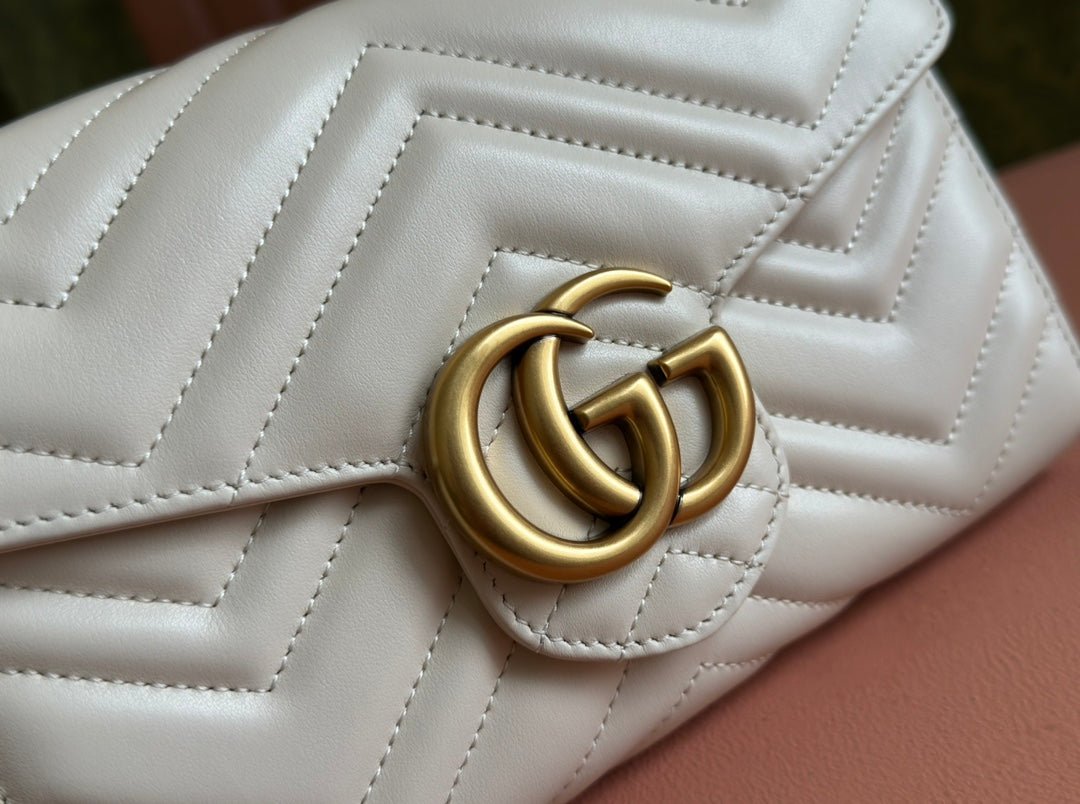 {Style No: 4DK1EM7I} MARMONT SMALL SHOULDER BAG 20 IN WHITE LAMBSKIN GOLD HARDWARE - Image 5