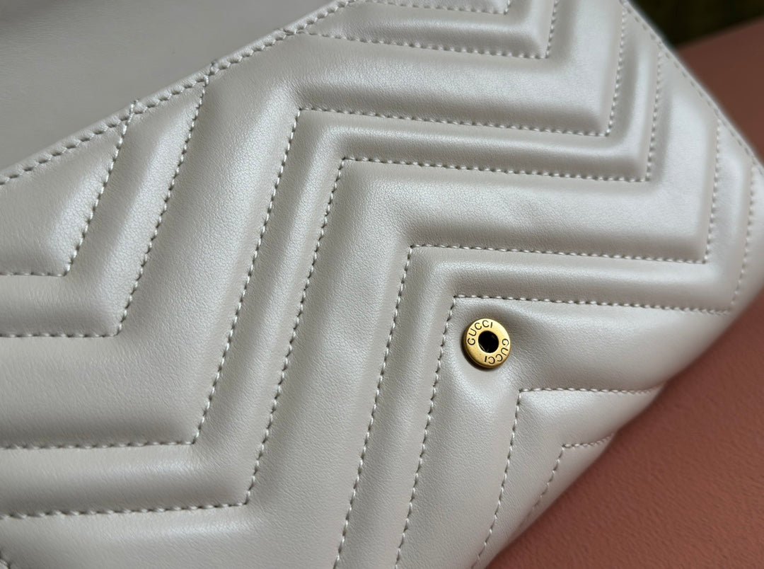 {Style No: 4DK1EM7I} MARMONT SMALL SHOULDER BAG 20 IN WHITE LAMBSKIN GOLD HARDWARE - Image 6