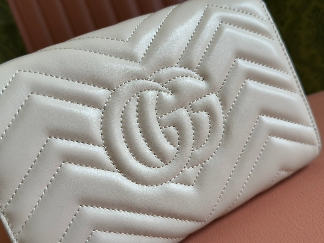 {Style No: 4DK1EM7I} MARMONT SMALL SHOULDER BAG 20 IN WHITE LAMBSKIN GOLD HARDWARE - Image 7