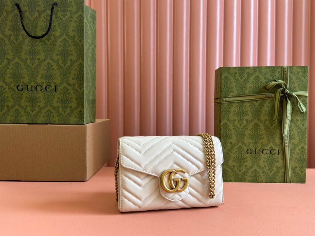 {Style No: 4DK1EM7I} MARMONT SMALL SHOULDER BAG 20 IN WHITE LAMBSKIN GOLD HARDWARE - Image 8