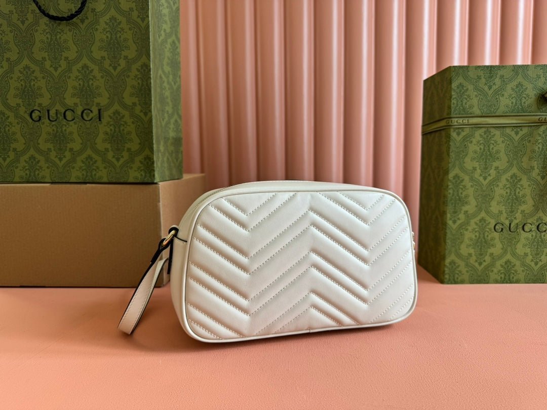 {Style No: 4D1NMY2P} MARMONT SMALL SHOULDER BAG 24 IN WHITE CALFSKIN GOLD HARDWARE - Image 4