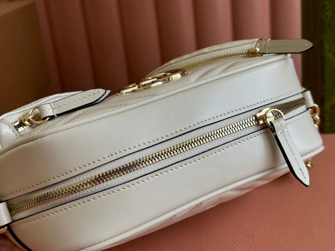{Style No: 4D1NMY2P} MARMONT SMALL SHOULDER BAG 24 IN WHITE CALFSKIN GOLD HARDWARE - Image 5