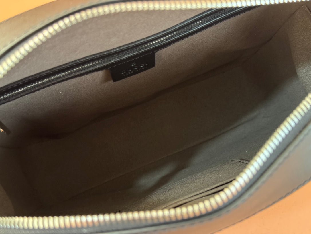 {Style No: CMKOC3E9} SIGNATURE MESSENGER BAG 28 IN BLACK GG CALFSKIN - Image 6