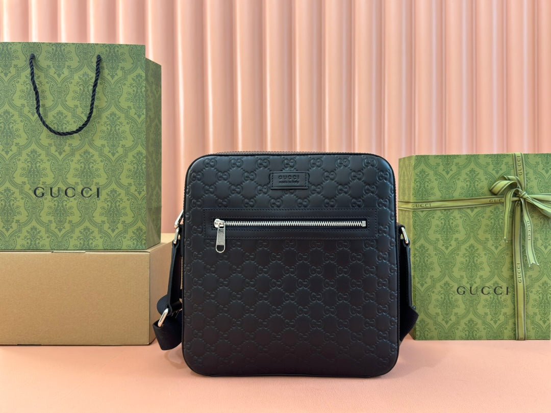 {Style No: CMKOC3E9} SIGNATURE MESSENGER BAG 28 IN BLACK GG CALFSKIN - Image 2