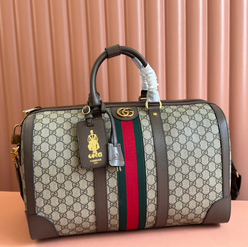 {Style No: 4CCU7PK6} SAVOY MEDIUM DUFFLE BAG 44 IN BEIGE AND EBONY GG SUPREME CANVAS