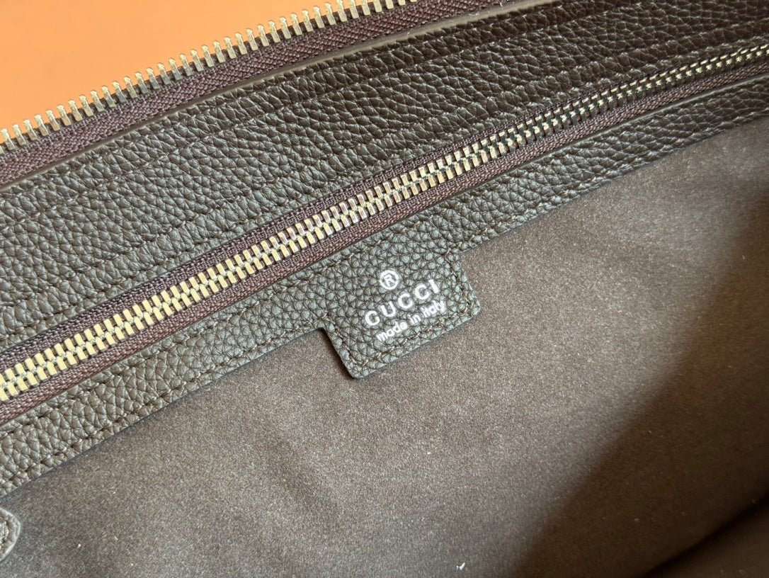 {Style No: EH3B32KI} BODY SHOULDER BAG 40 IN DARK BROWN CALFSKIN SILVER HARDWARE - Image 5