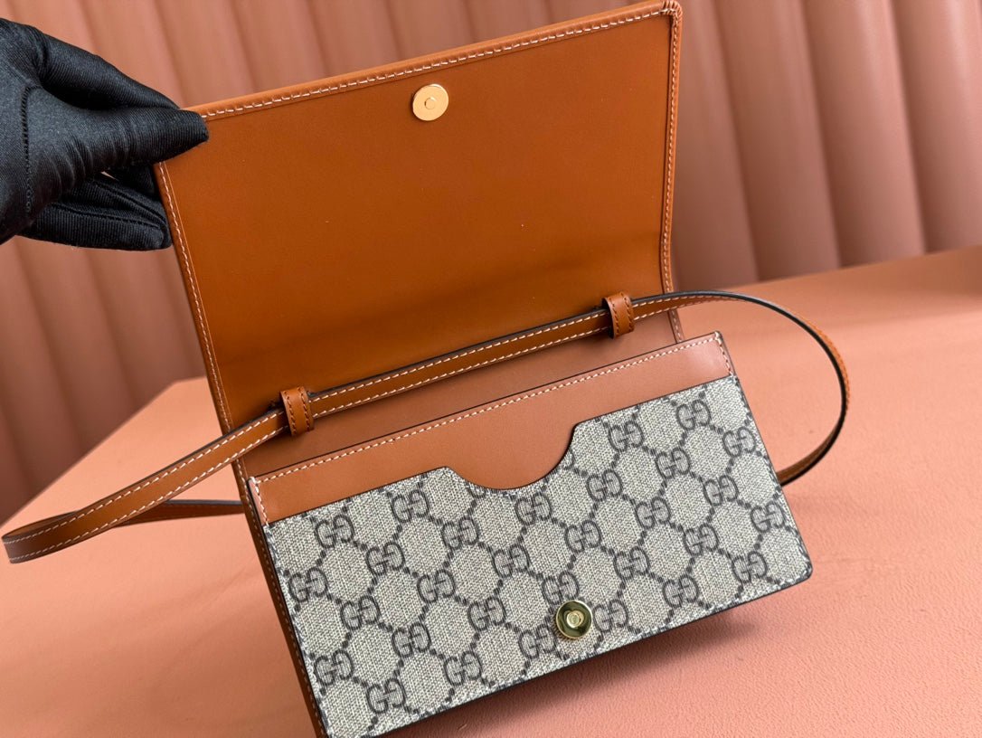 {Style No: 8ZGFXCAL} EMBLEM WALLET GG MONOGRAM 20 IN BEIGE AND DARK BROWN GG CALFSKIN - Image 4