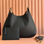 {Style No: NKFOUMC7} B LARGE SHOULDER BAG 49 IN BLACK SMOOTH LAMBSKIN
