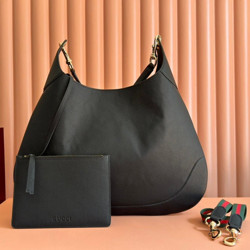 {Style No: NKFOUMC7} B LARGE SHOULDER BAG 49 IN BLACK SMOOTH LAMBSKIN