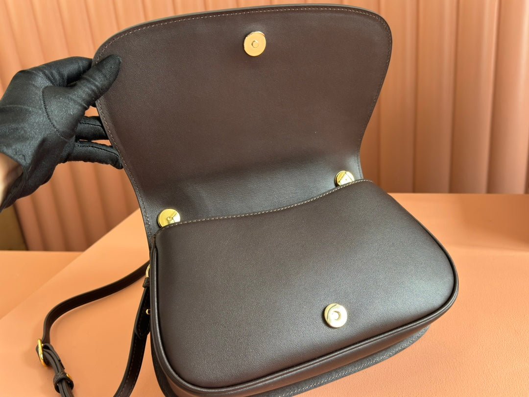 {Style No: ITCDR9HW} BLONDIE LARGE TOP HANDLE BAG 32 IN DARK BROWN CALFSKIN - Image 4