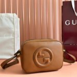 {Style No: D8QB5MDP} BLONDIE SMALL SHOULDER BAG 21 IN BROWN SMOOTH CALFSKIN
