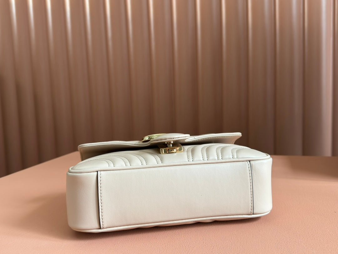 {Style No: LGA3SWTB} MARMONT MEDIUM SHOUDER BAG 23 IN LIGHT BEIGE CALFSKIN - Image 4