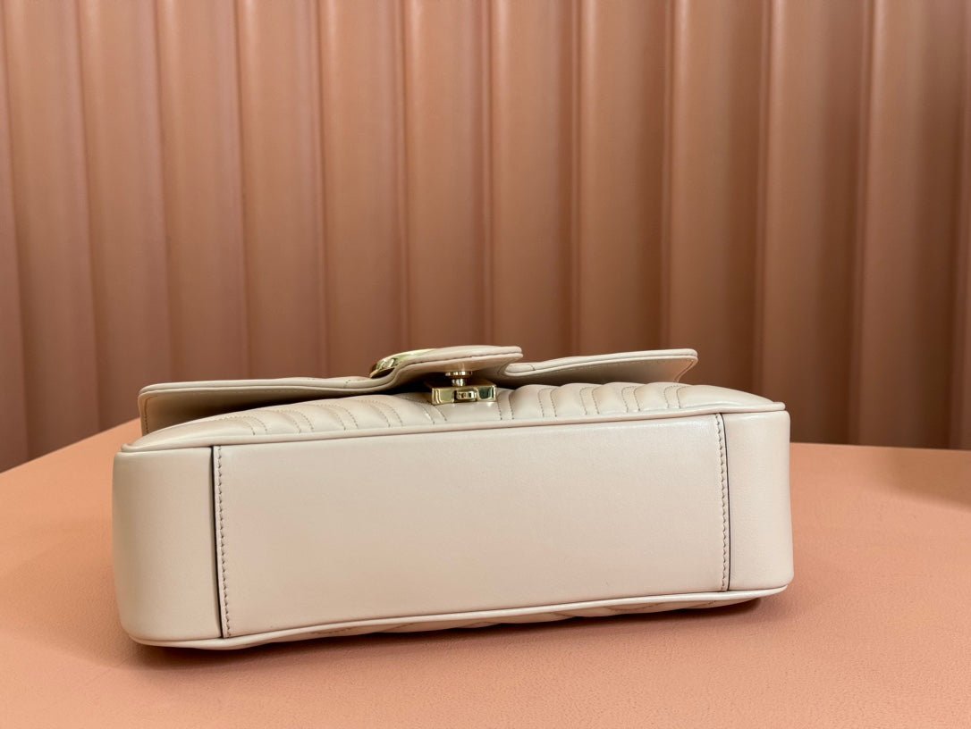 {Style No: RVT1CRW9} MARMONT MEDIUM SHOUDER BAG 26 IN LIGHT BEIGE CALFSKIN - Image 4