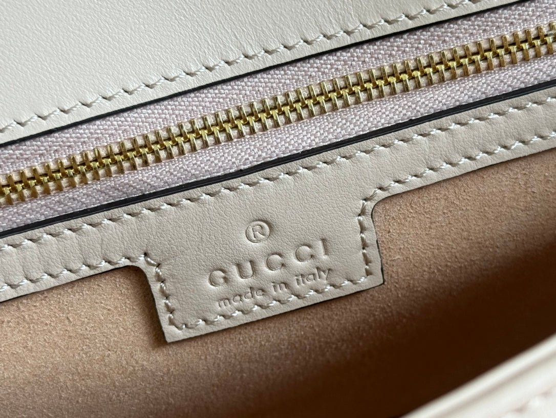 {Style No: RVT1CRW9} MARMONT MEDIUM SHOUDER BAG 26 IN LIGHT BEIGE CALFSKIN - Image 8