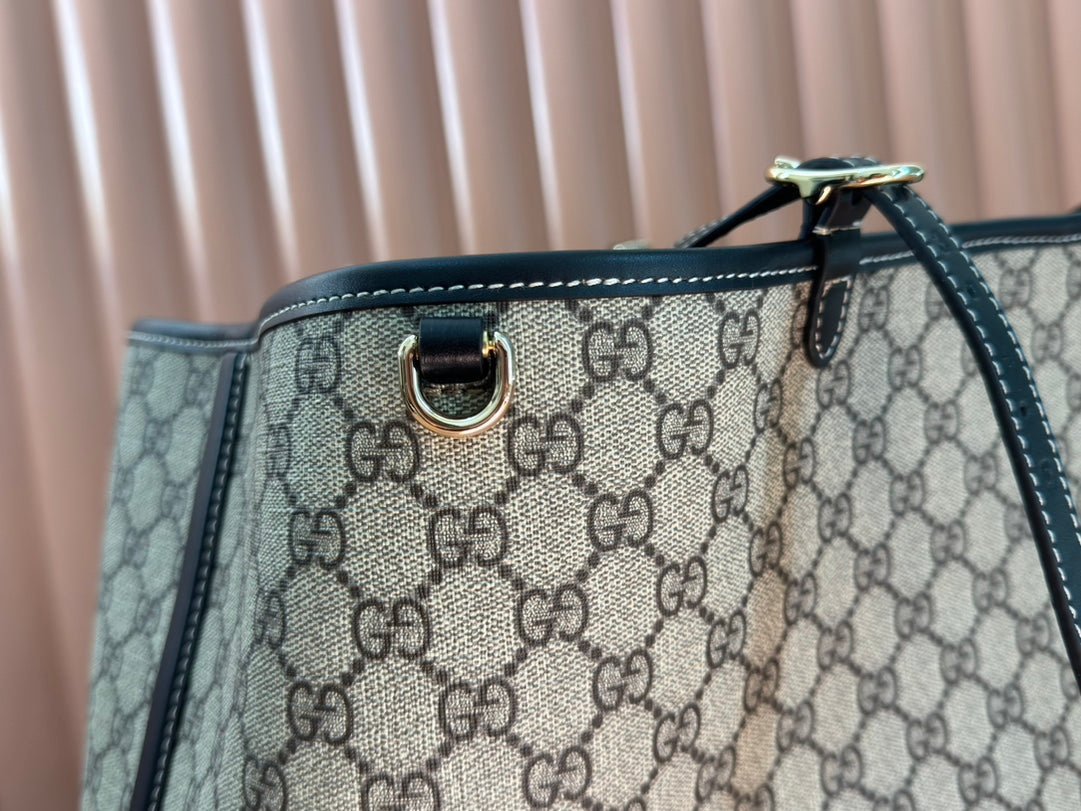 {Style No: AQ3385BE} GUCCI 25S EMBLEM LARGE BAG 46 IN DARK BROWN AND BLACK CALFSKIN - Image 7