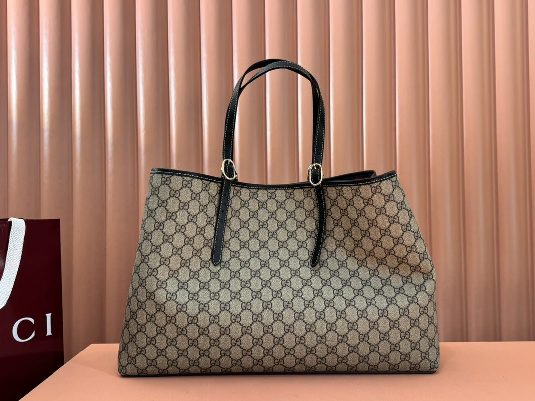 {Style No: AQ3385BE} GUCCI 25S EMBLEM LARGE BAG 46 IN DARK BROWN AND BLACK CALFSKIN - Image 2